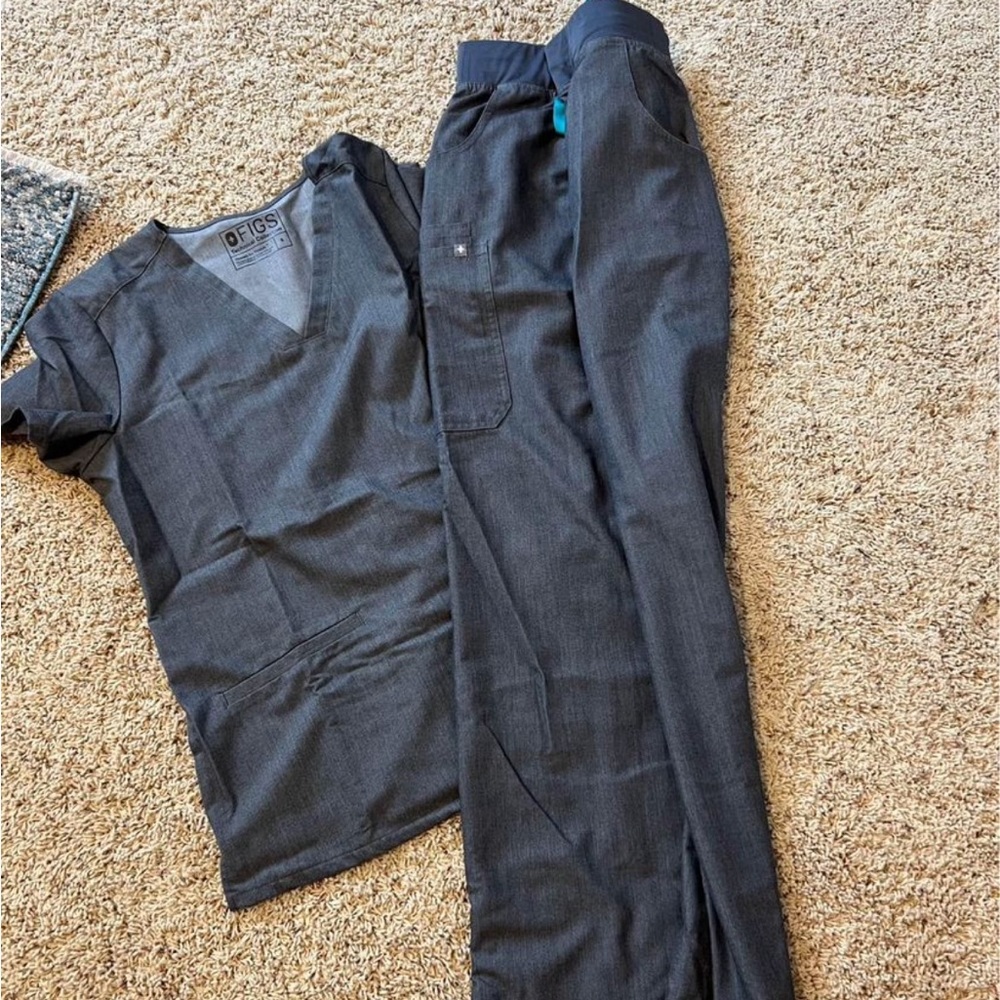 Figs gray set size small